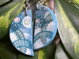 Ręcznie malowane kolczyki ceramiczne niebieskie