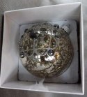 Bombka srebrna zdobiona szkiełkami i metalem 9cm