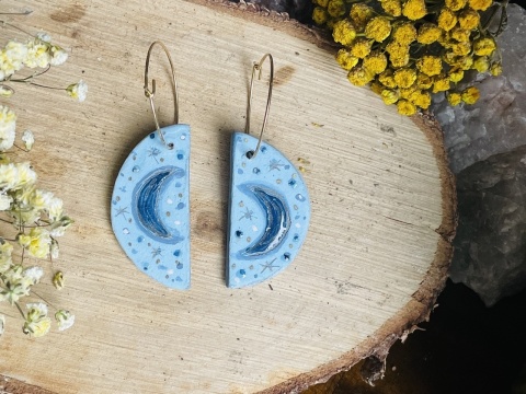 Ceramiczne kolczyki z motywem księżyca