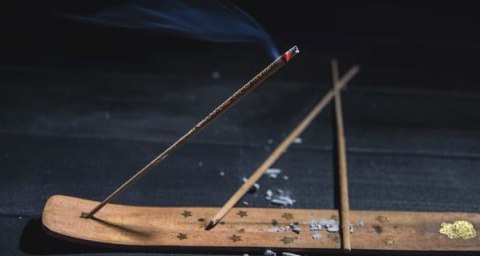 NATURALNE KADZIDEŁKA SATYA Palo Santo